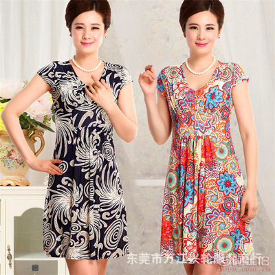 興輪服裝商行 中老年女裝連衣裙批發熱銷，夏季寬松媽媽裝優選