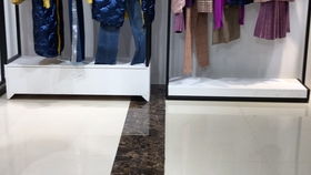 伊布都 三彩旗下精品折扣女裝貨源，助力服裝批發新商機